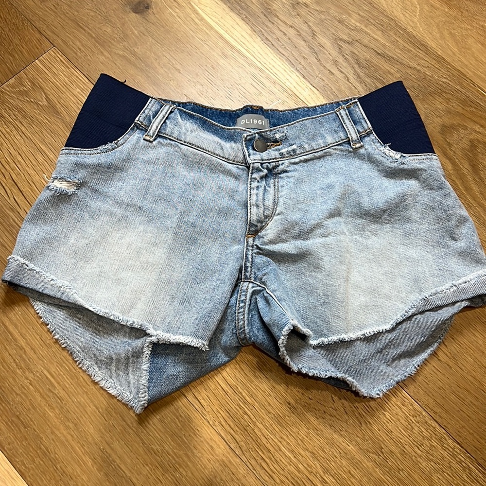 DL1961 Premium Denim maternity shorts